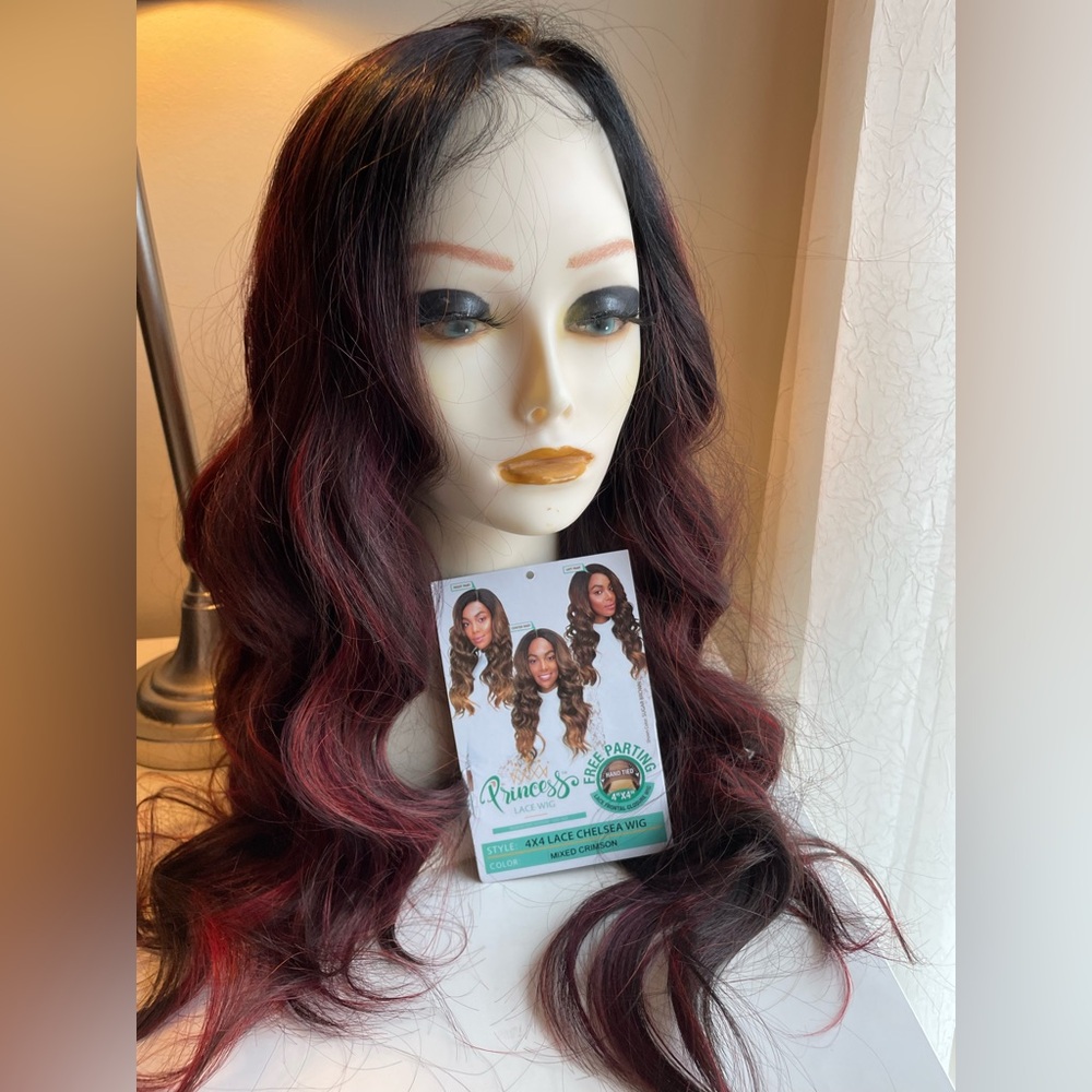 Janet Collection Chelsea wig in Mixed Crimson